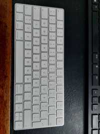 Vende Apple Magic Keyboard,