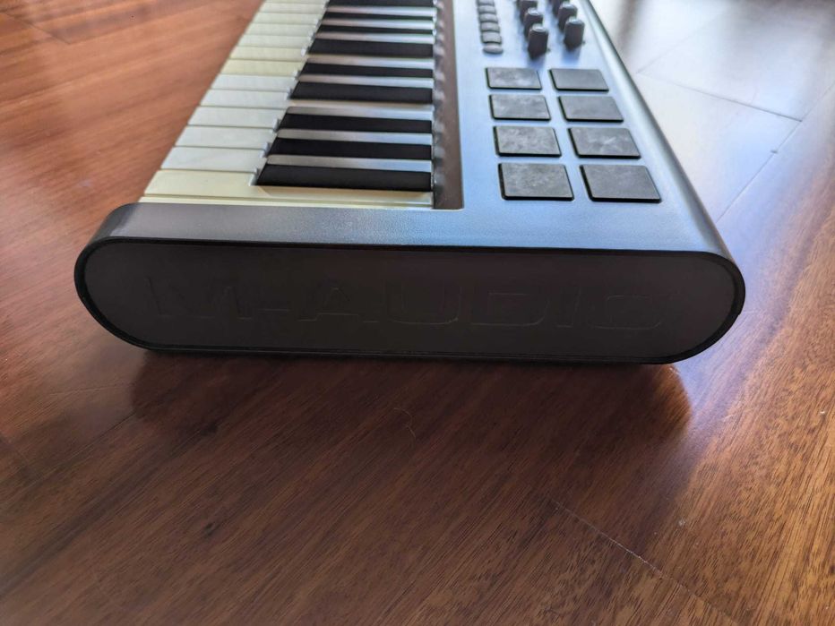 Teclado Controlador MIDI M-Audio Axiom 49