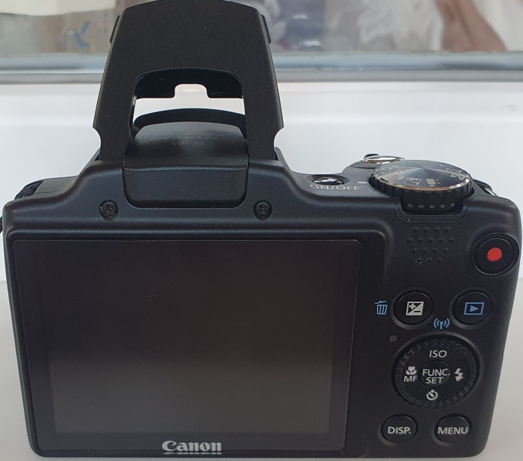 Фотоапарат Canon SX510 HS.