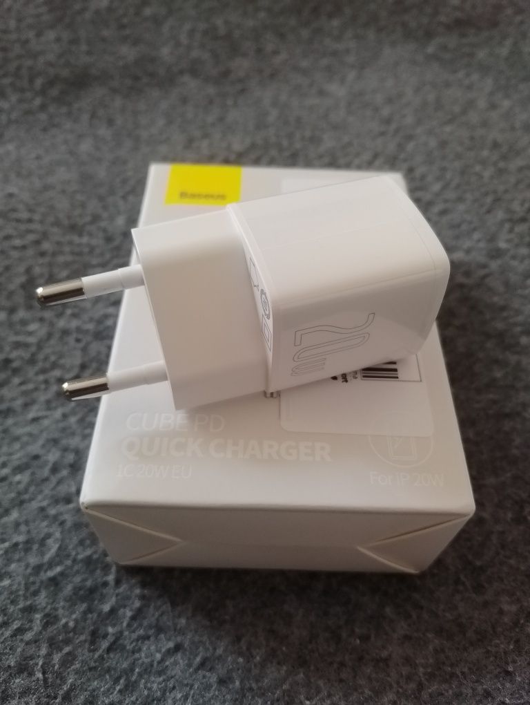 Зарядний блок Baseus 20w