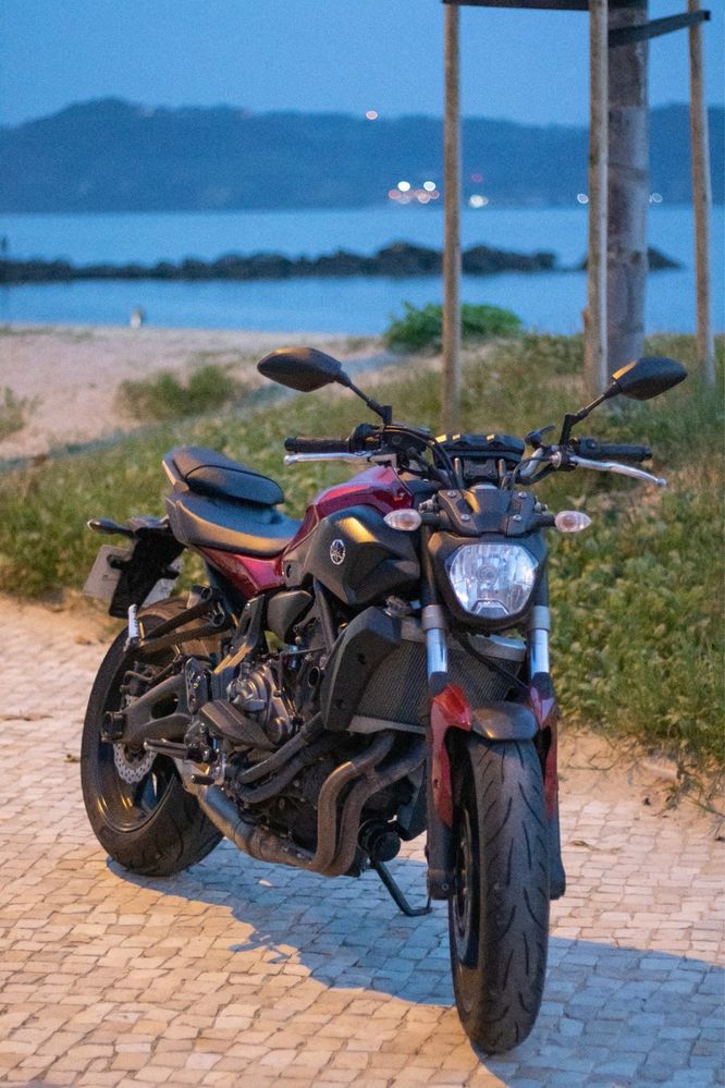 Yamaha MT07 Lava Red