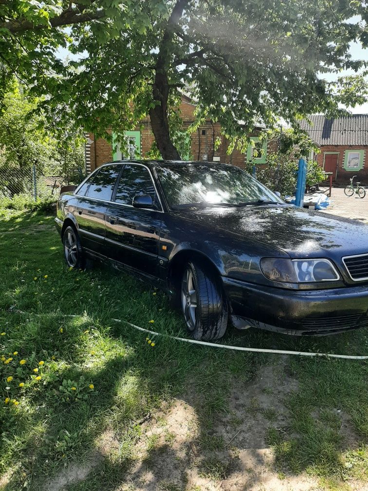 Продам автомобіль ауді а6 с4