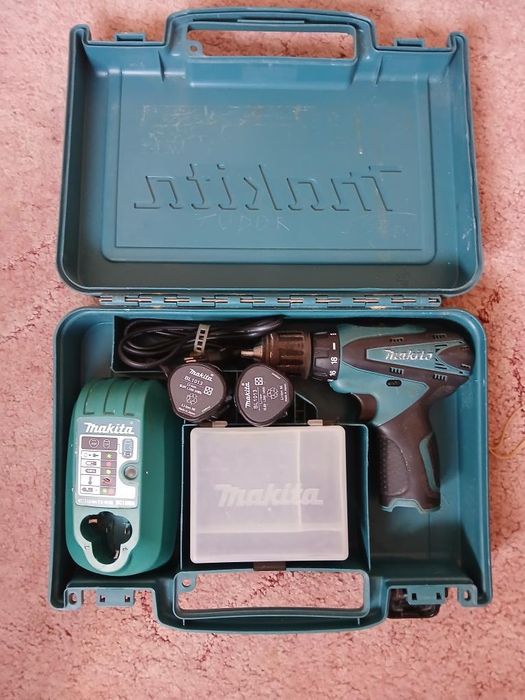 Продам шуроповерт makita