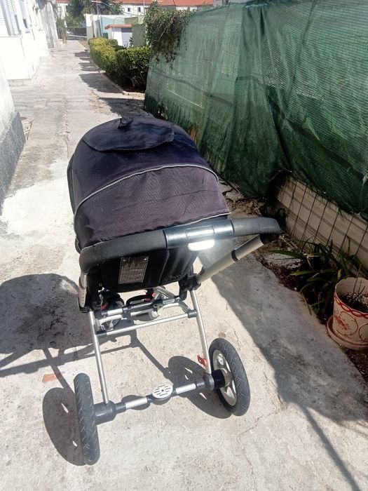 Vendo carrinho de bebé