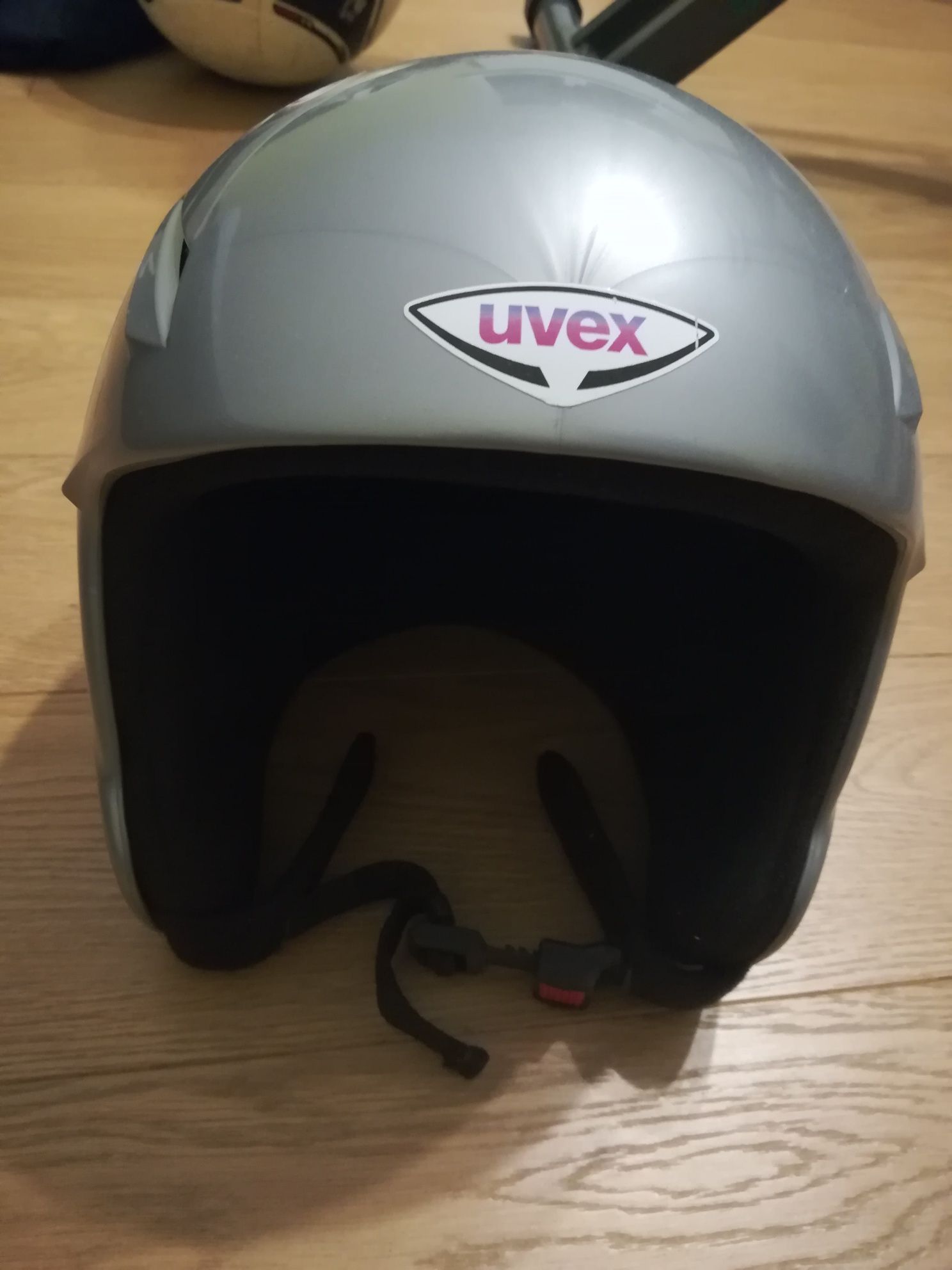 Kask narciarski Uvex