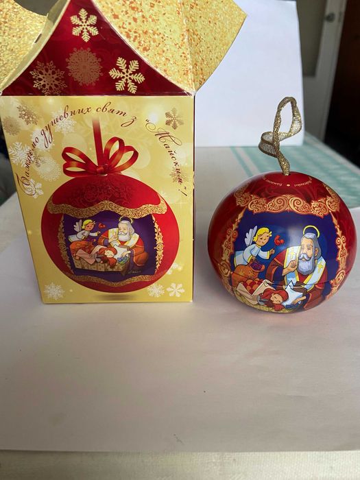 Новорічна кулька-скринька Святий Миколай