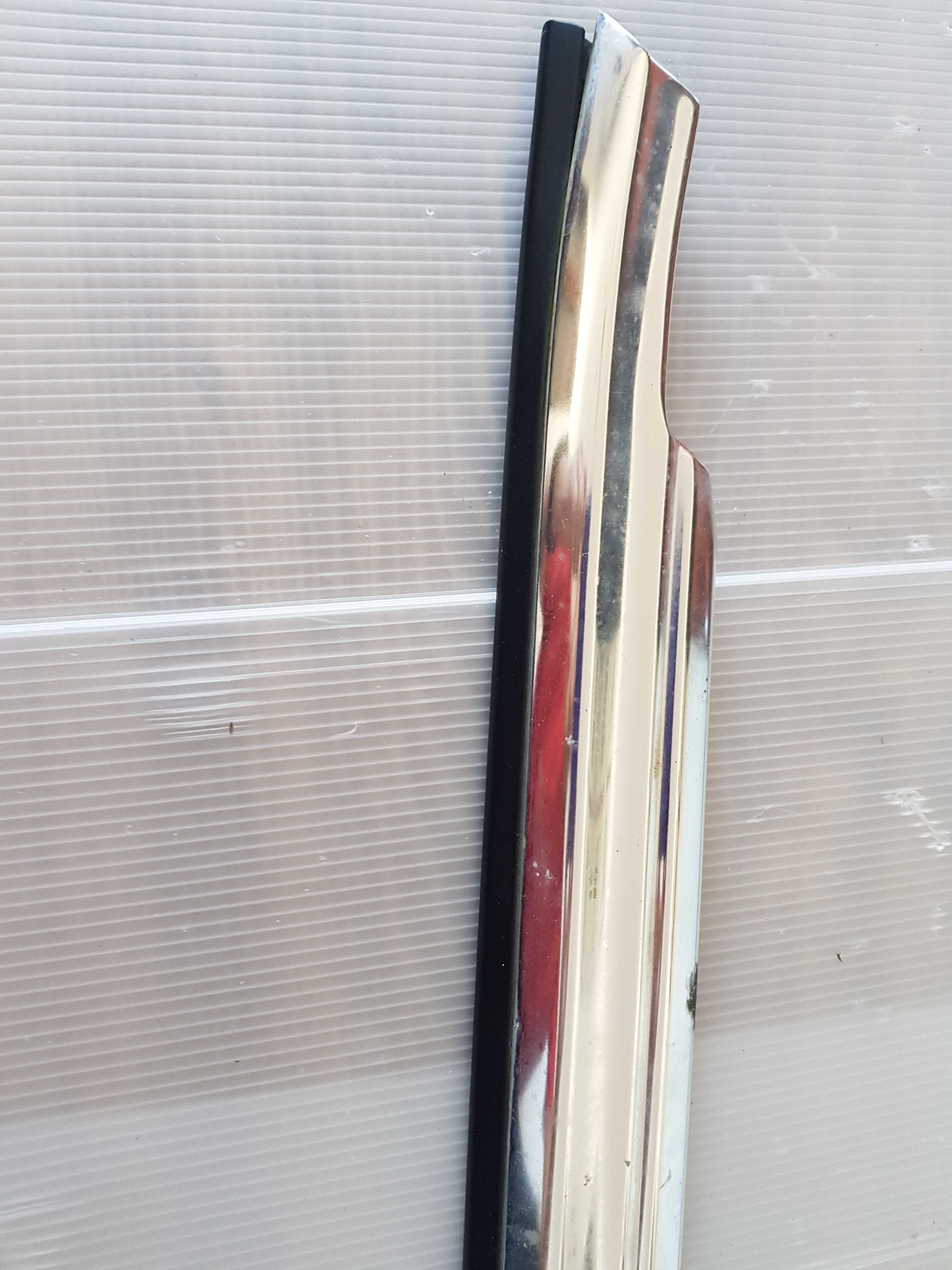 Listwa górna chromowa drzwi lewa mercedes W123 coupe