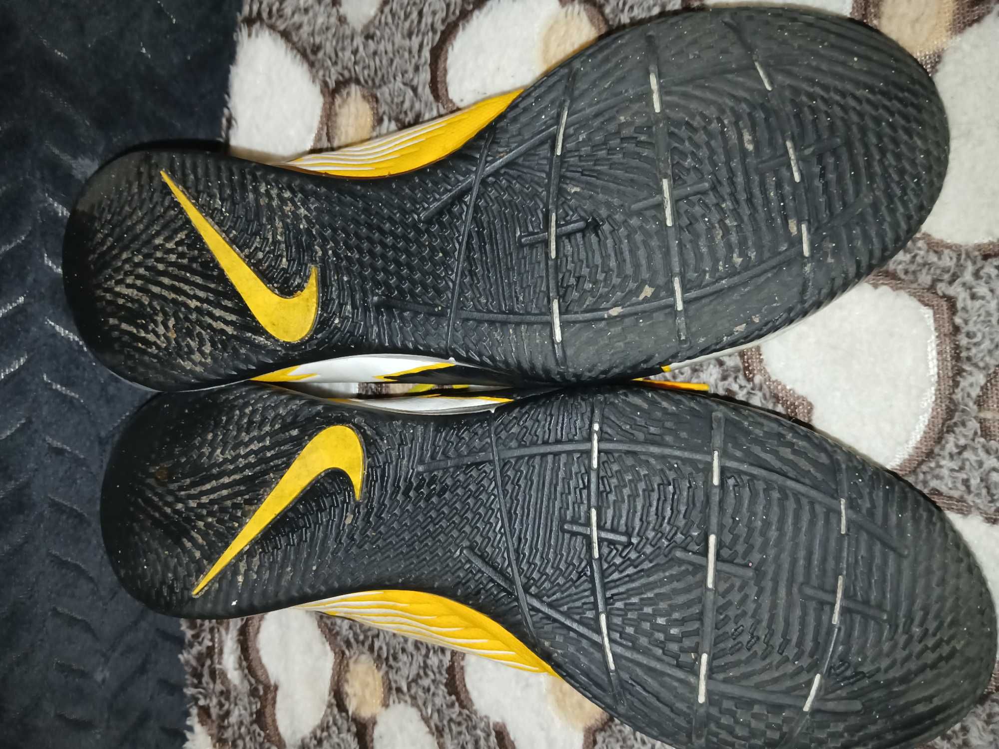 Футзалки Nike Mercurial
