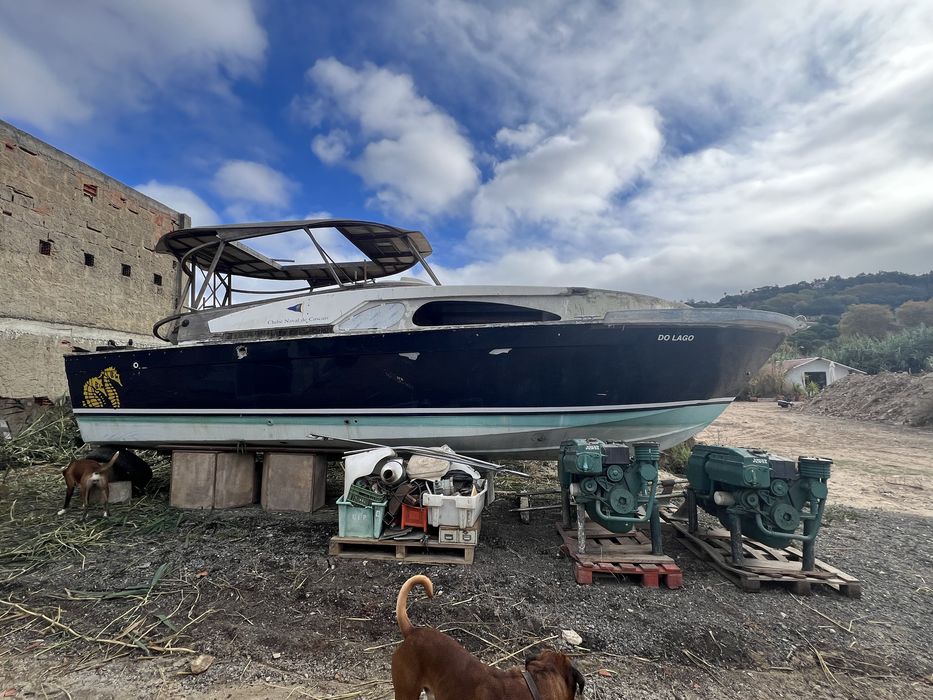 Embarcação Chris Craft Constellation 28 Ft