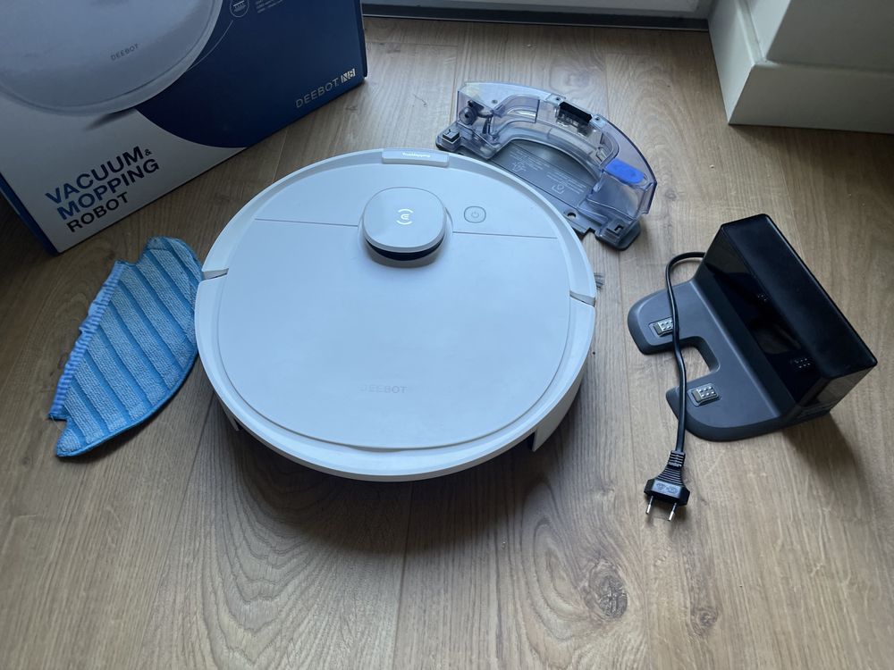 Робот пилосос Deebot N8