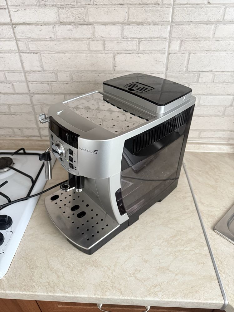 Кофемашина DeLonghi Magnifica S ECAM 22.110