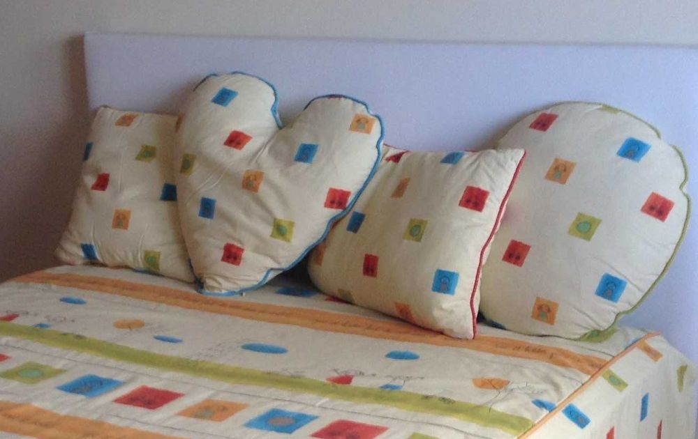 4 Almofadas como novas