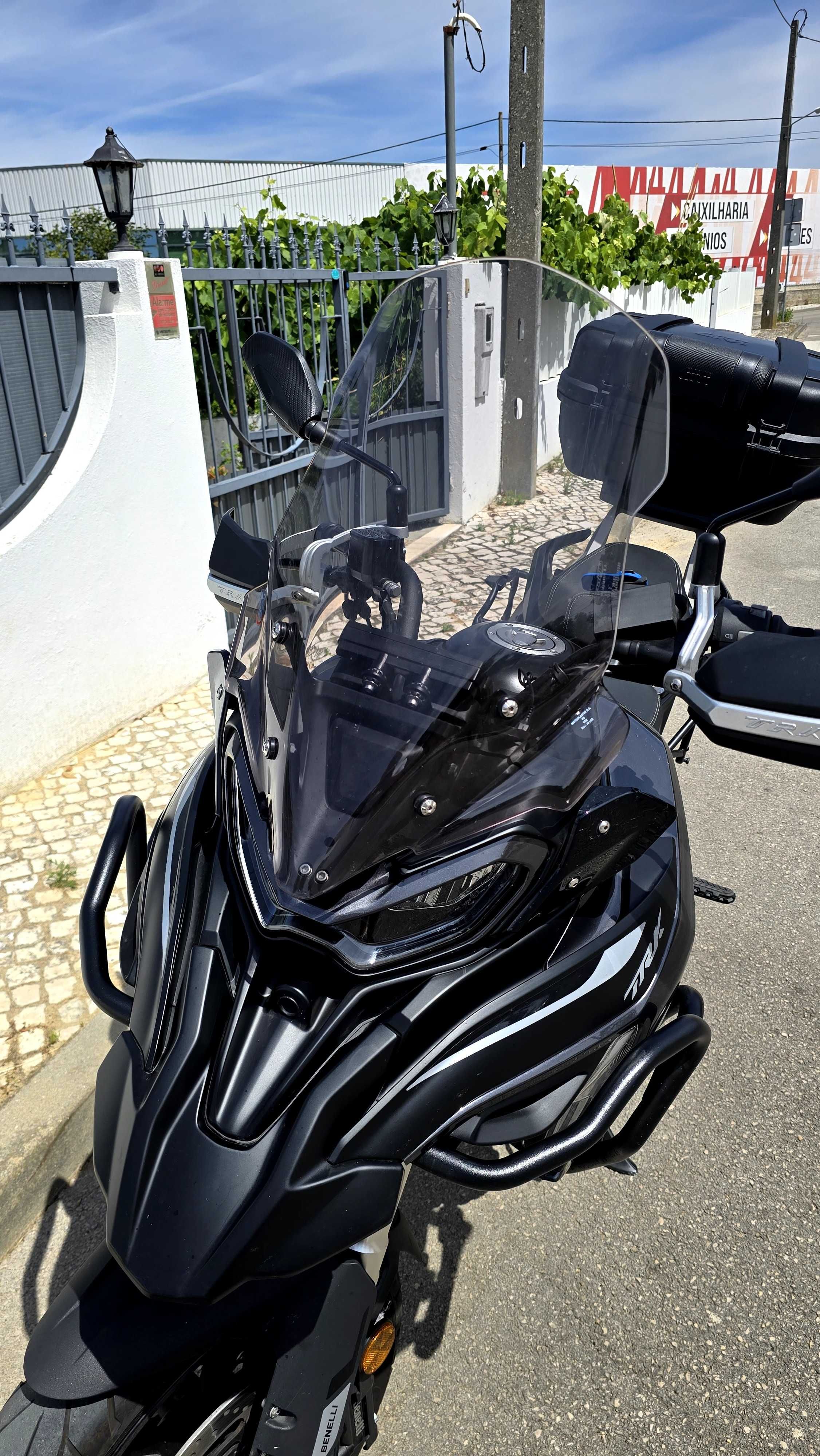Benelli TRK 702 como nova