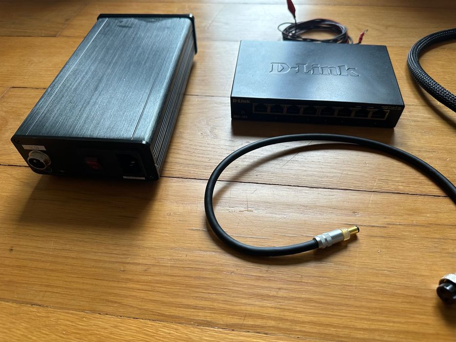 D-link network switch with improved OCXO, LPS, and DC cable for audio64170793814146122