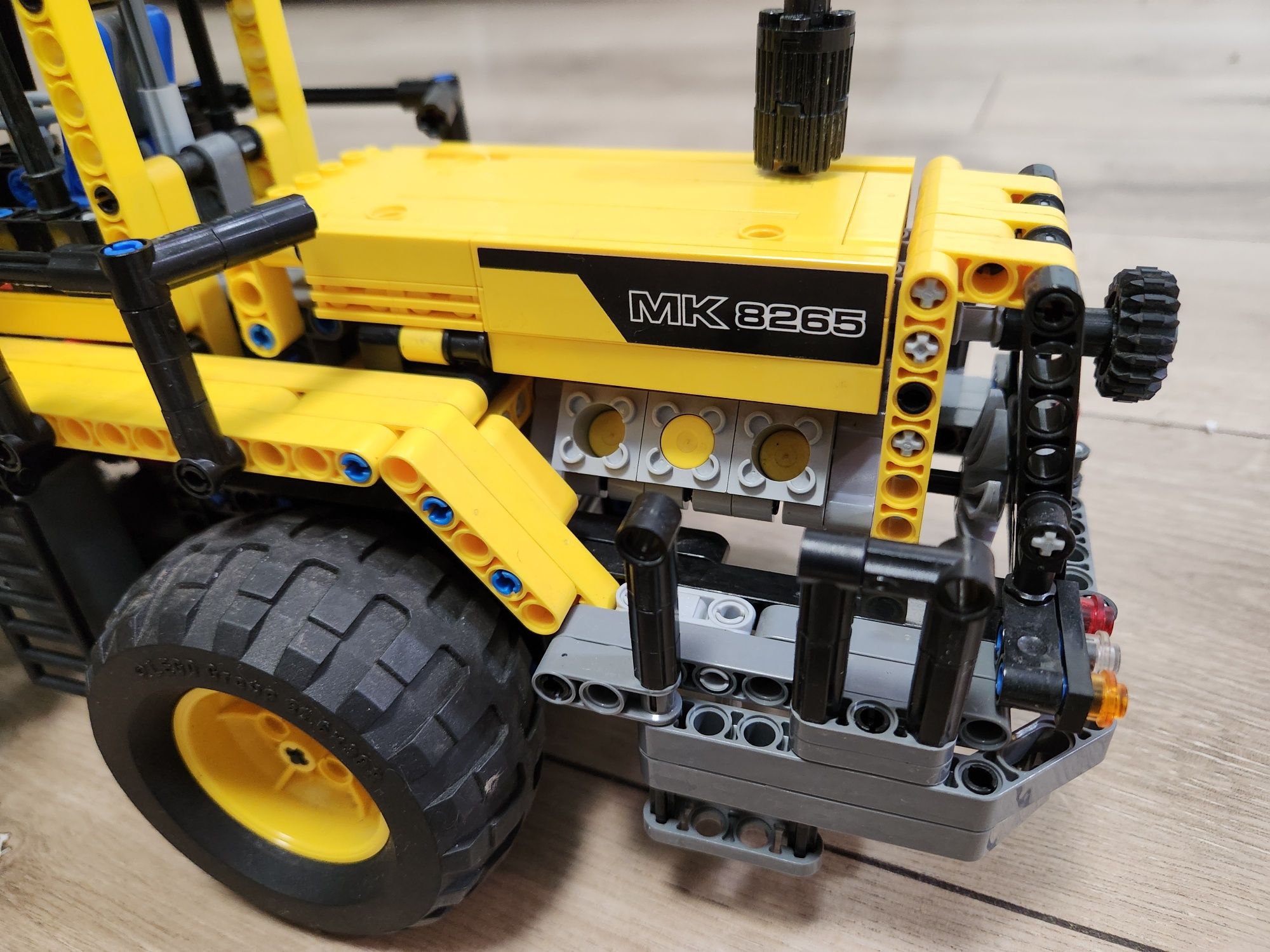 Lego 8265 Technic оригинал Лего экскаватор техник в отличном состоянии