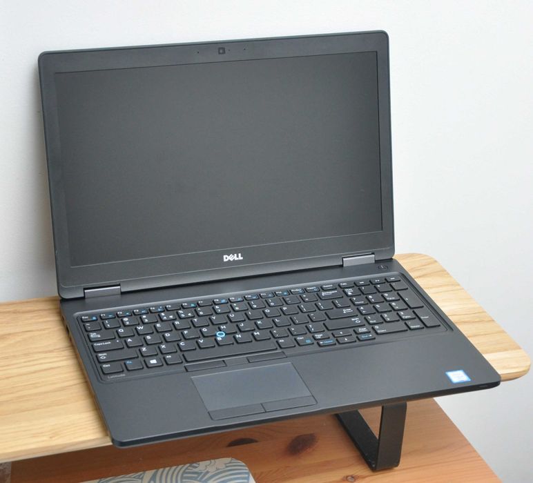 Laptop Dell Latitude 5580, i5-7300U, nowy SSD, stan dbd