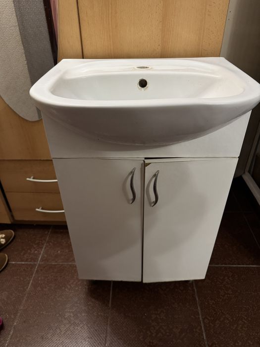 Умивальник з тумбою