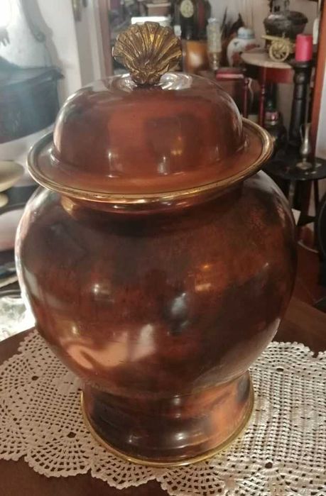 Antigo pote em cobre e latão c/tampa