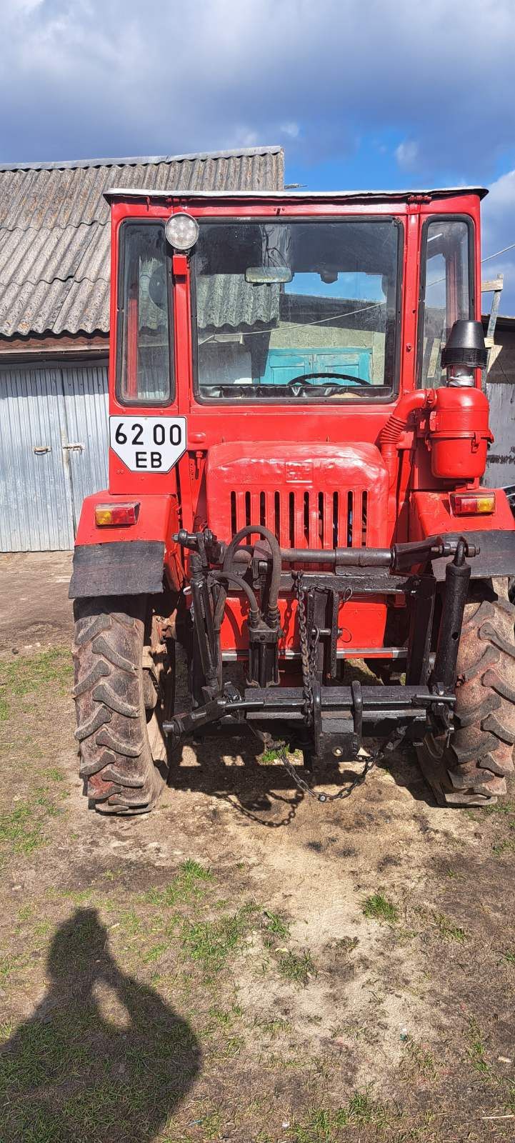 Продам Т-16. На ходу, в хорошому стані, з документами.