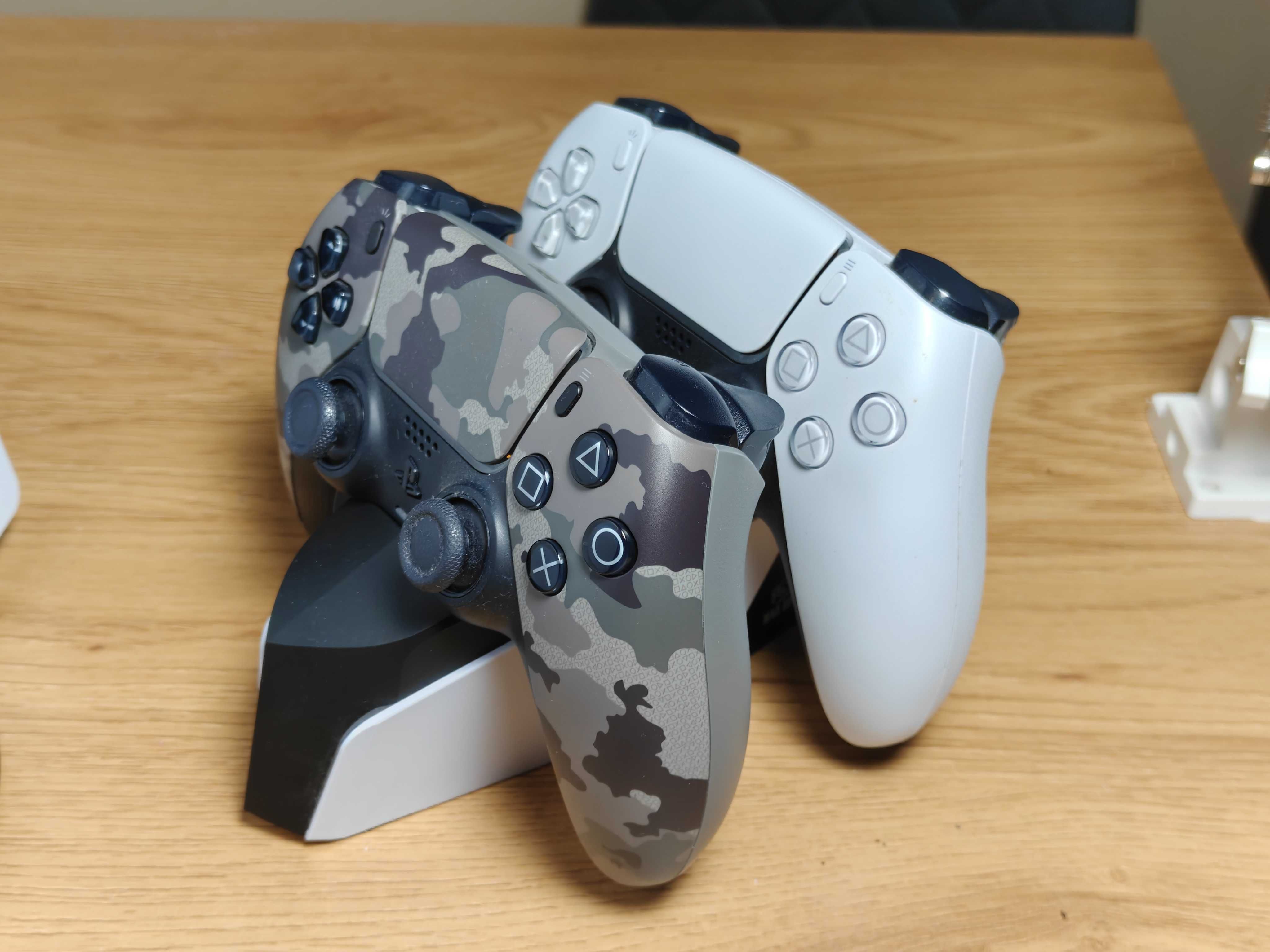 PlayStation 5 Digital + dwa pady