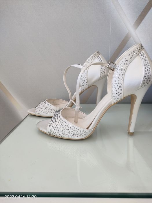 Buty ślubne, sandały, szpilki Menbur 40