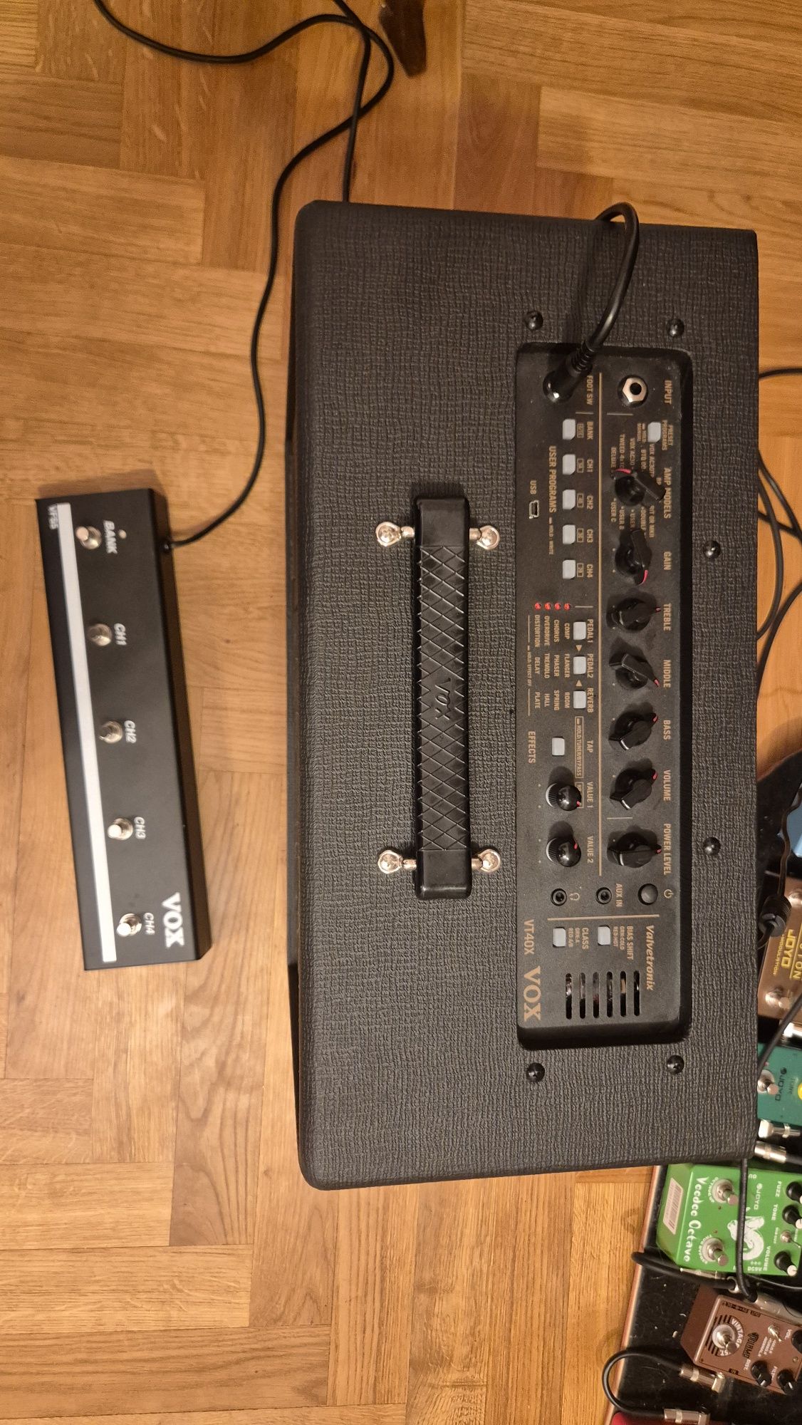 Wzmacniacz gitarowy VOX VT40X + VFS5