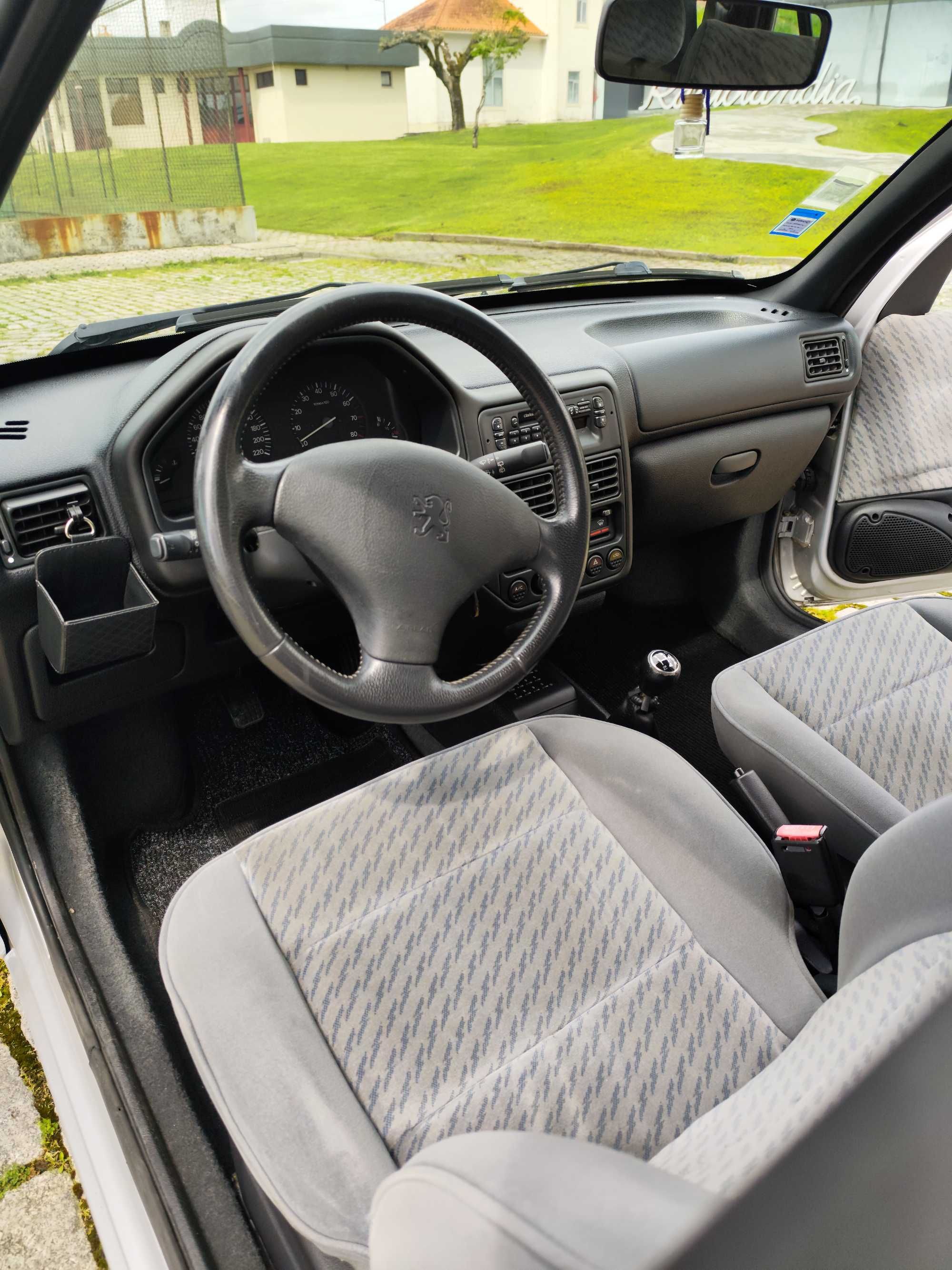 PEUGEOT 106 (com poucos kms) RESERVADO