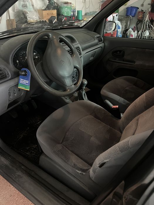Renault Clio usado