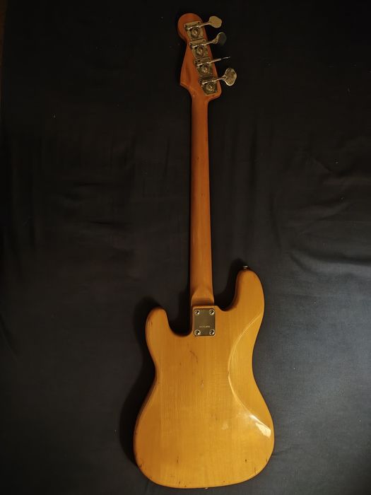 Gitara basowa Yamaha Pulser 400