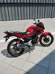 Honda CB 125 f .