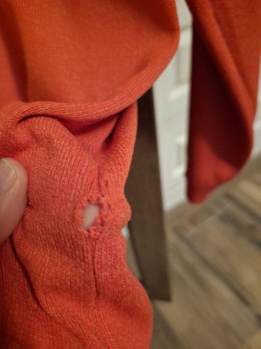 Czerwony sweterek