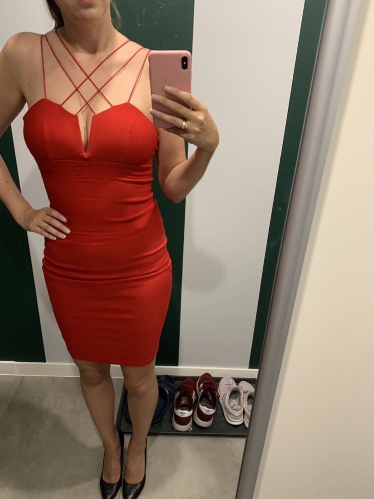 Czerwona sukienka rozmiar 38
