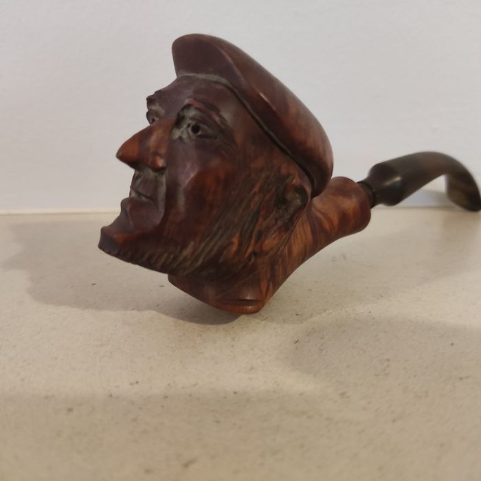 Cachimbo antigo, cabeça esculpida em madeira - coleção