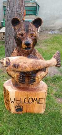 Rzeźba ogrodowa niedźwiedź