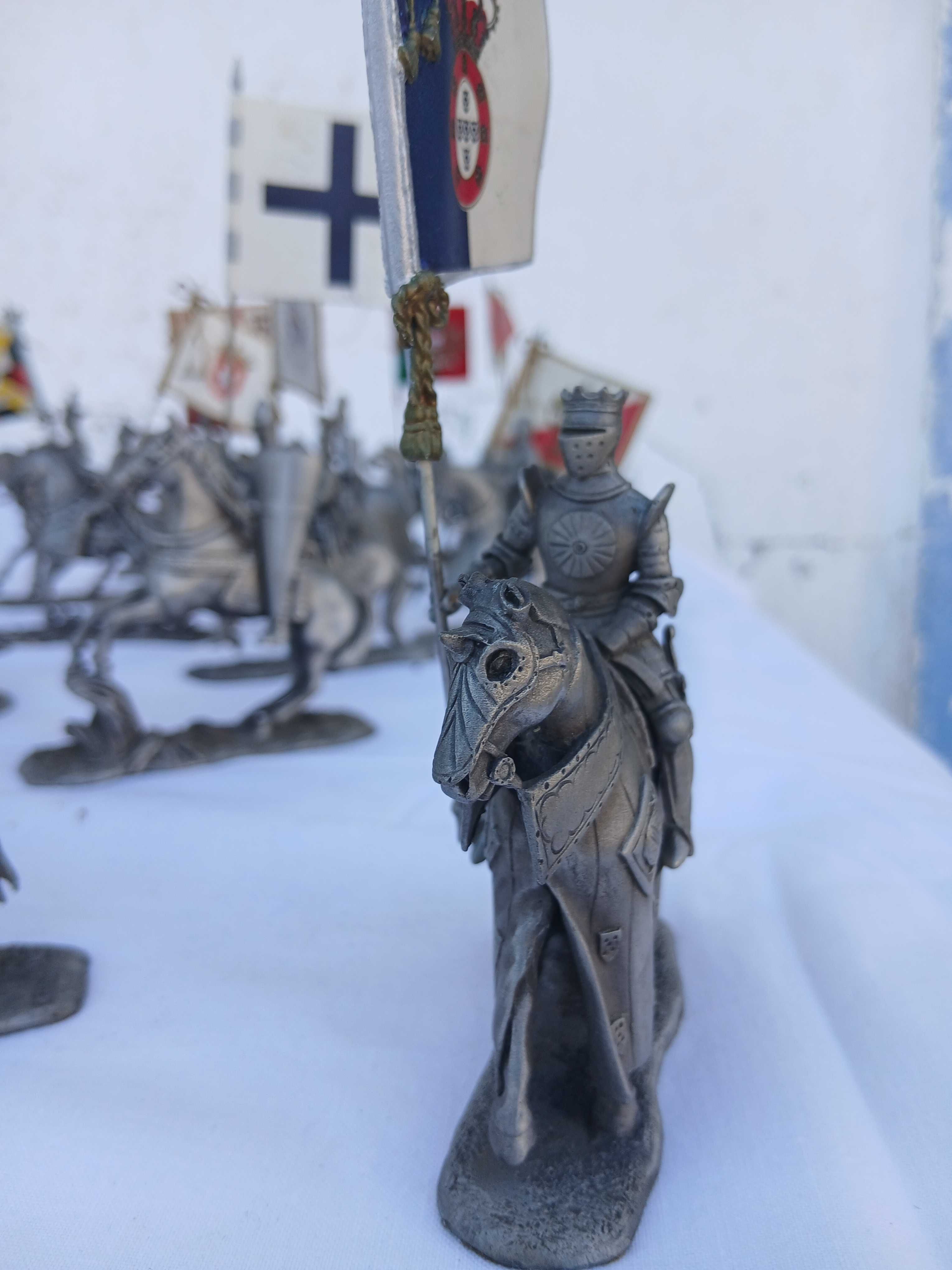 Colecao de 24 soldados de chumbo,cavalaria de Portugal de Don Pedro ll