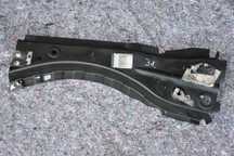 Dacia Duster II wzmocnienie błotnika boczne lewe fartuch 64111   8964R