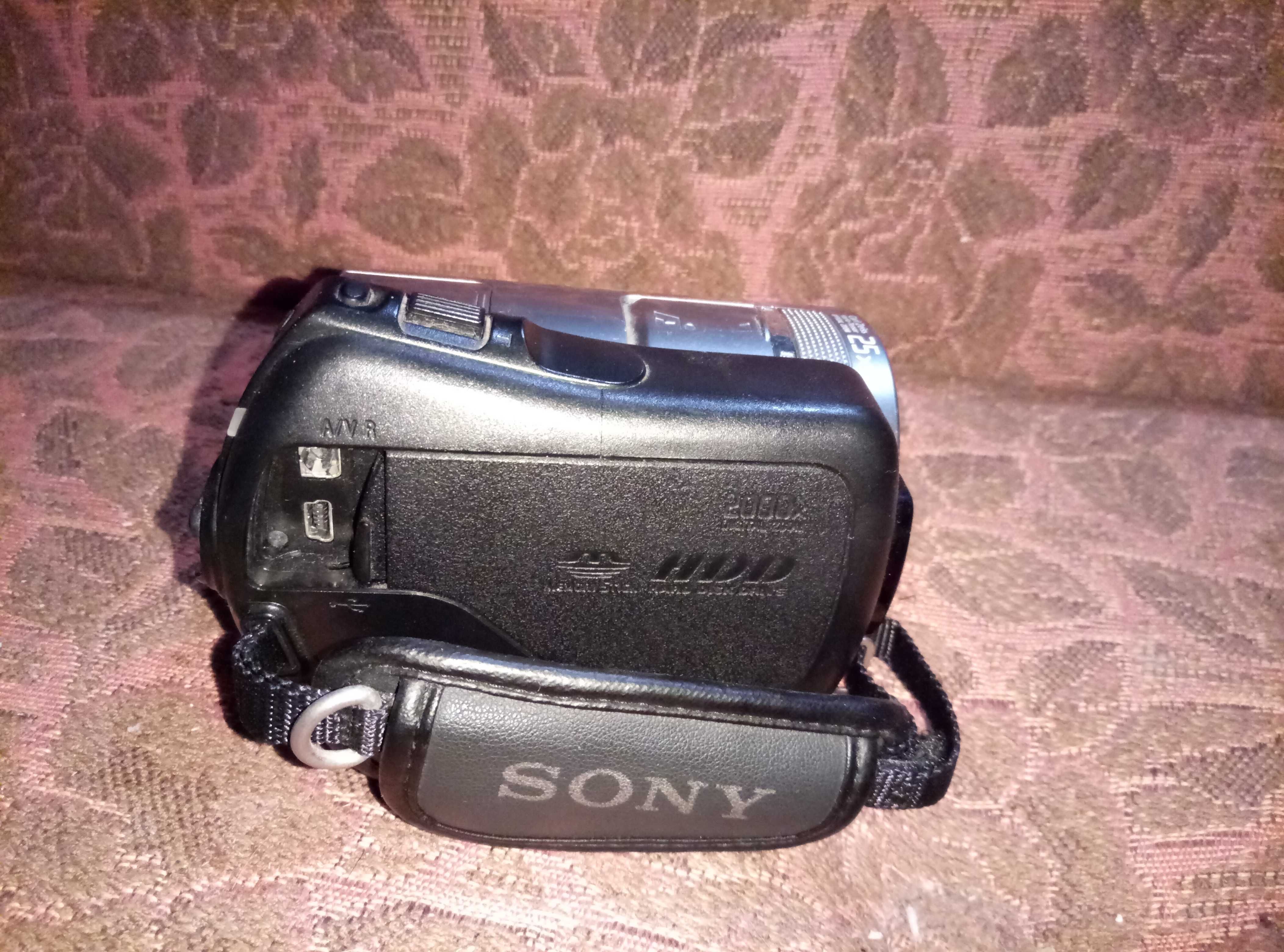 Видеокамера SONY DCR-SR85E