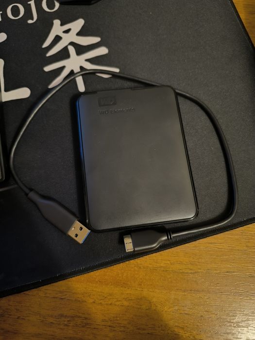 Продам внешний жесткий диск WD Elements 1TB (WDBU