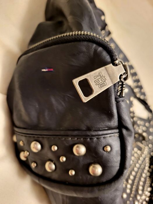Unikatowa duża torba Hilfiger Denim z ćwiekami ćwieki.