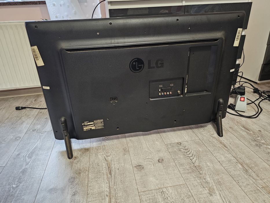 Telewizor LG 42 cale LED uszkodzone podświetlenie.