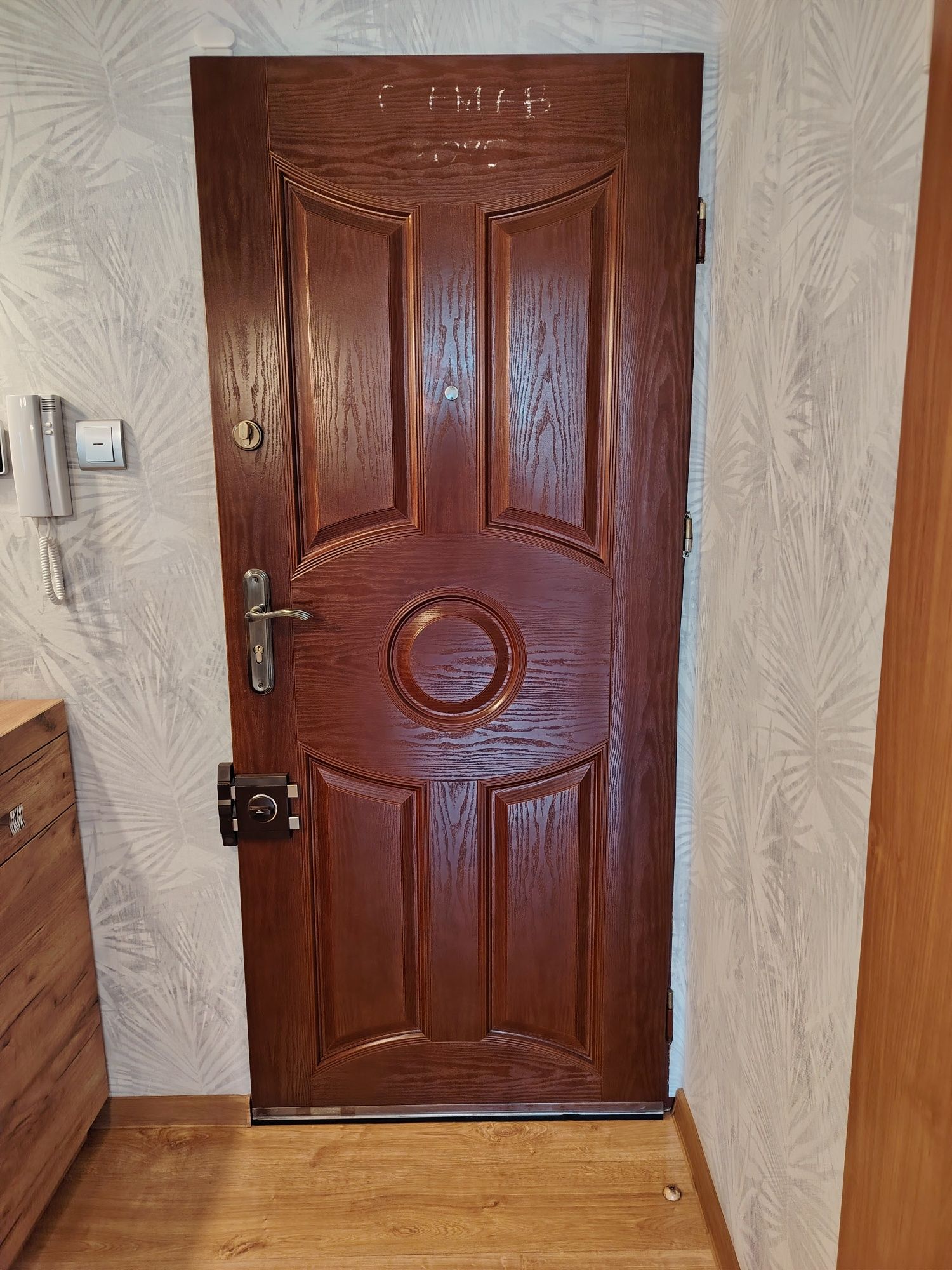 Drzwi wejściowe wewnątrzklatkowe