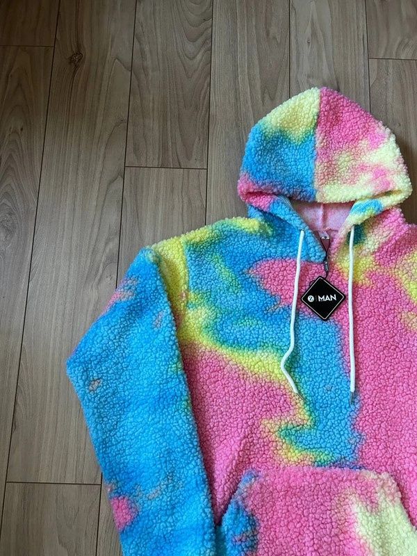 Puszysta polarowa bluza wielobarwna
S·Nowy z metką·ZMan
85,00 zł