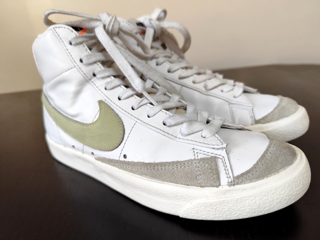 Sapatilhas Nike - Blazer Mid 77 (Tam. 39)