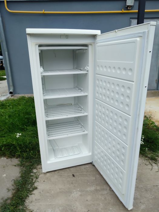 Сучасна морозильна камера