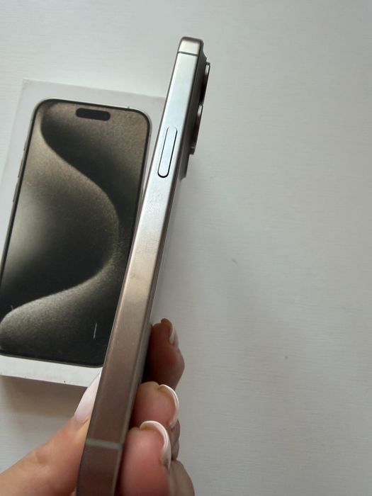 Продам iPhone 15 Pro Max Natural Titanium 256GB