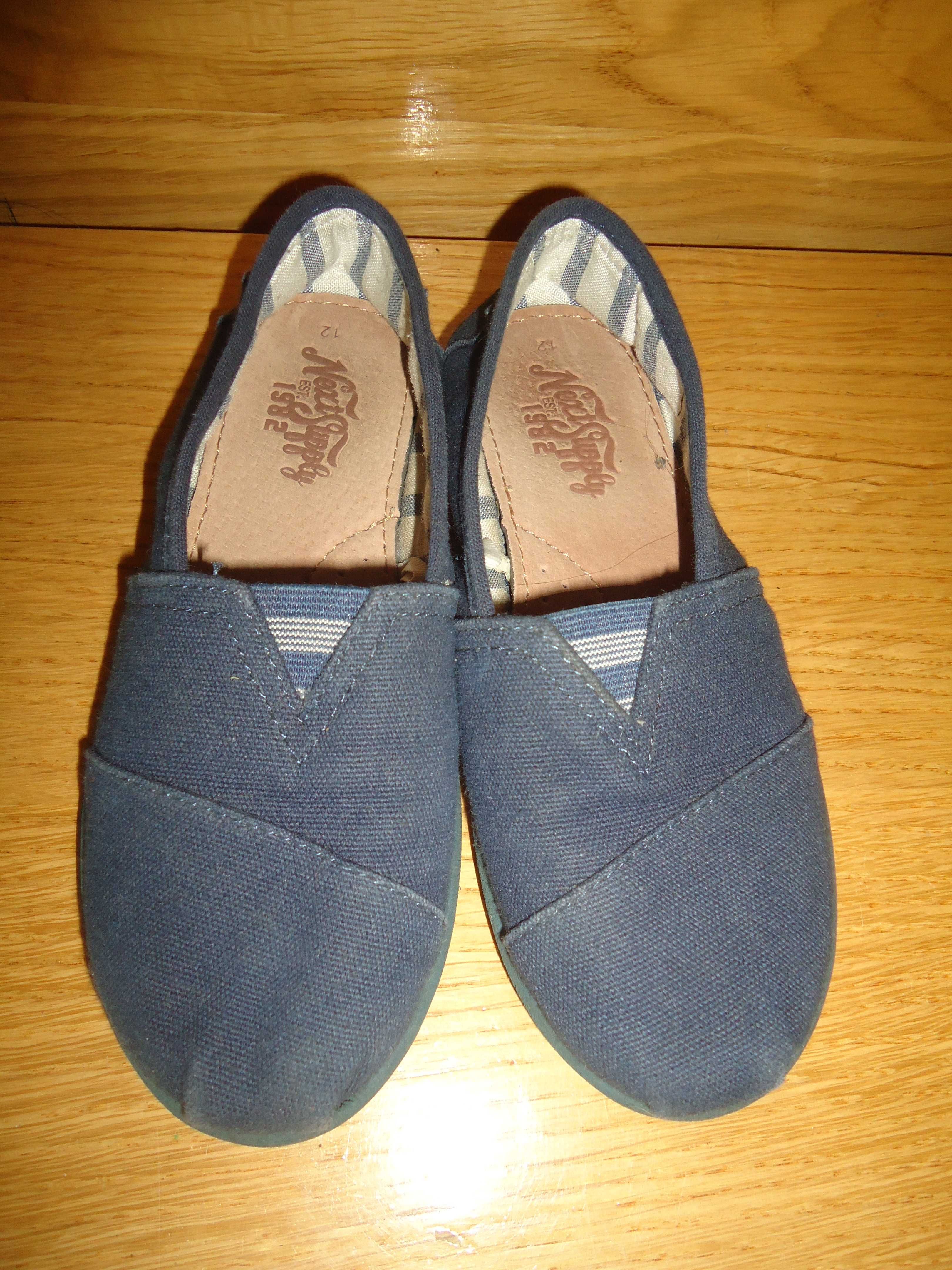Next Buty Espadryle Granatowe chłopięce wygodne kapcie Rozmiar 31