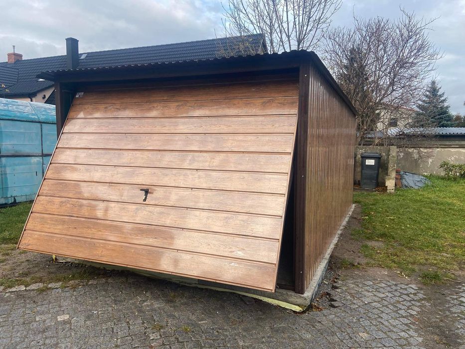 Garaż blaszany 3.5x6 nowoczesny drewnopodobny
