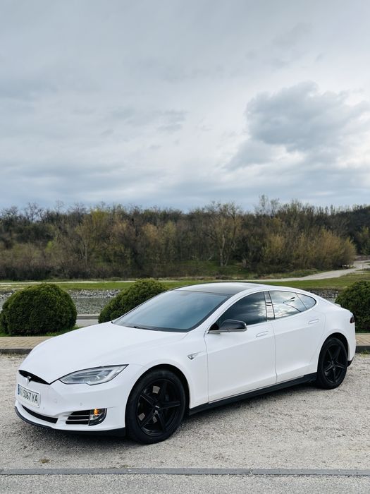 Tesla model S P85 2013р