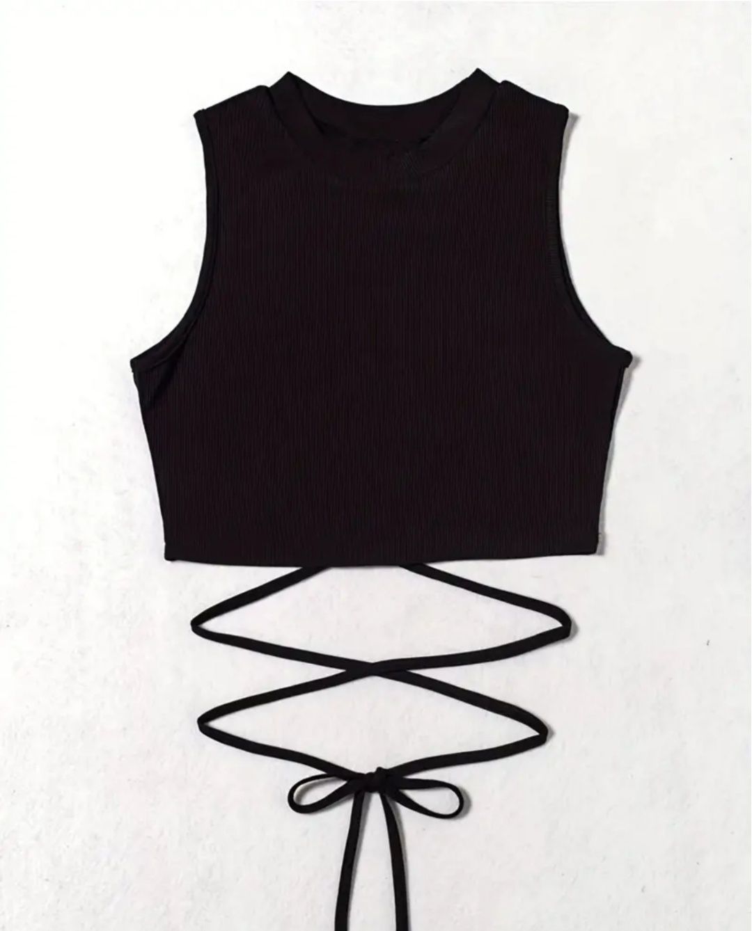 Top preto com laco