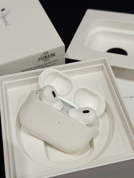 Apple AirPods Pro 2 (Lightning) — оригінал у дуже хорошому стані